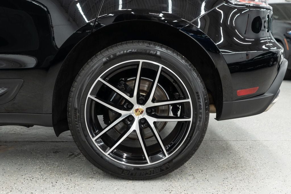 Used 2023 Porsche Macan AWD/4WD image 31