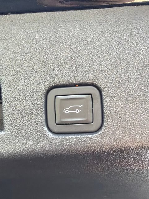 Used 2025 Buick Enclave Preferred w/ Power Package AWD/4WD image 32