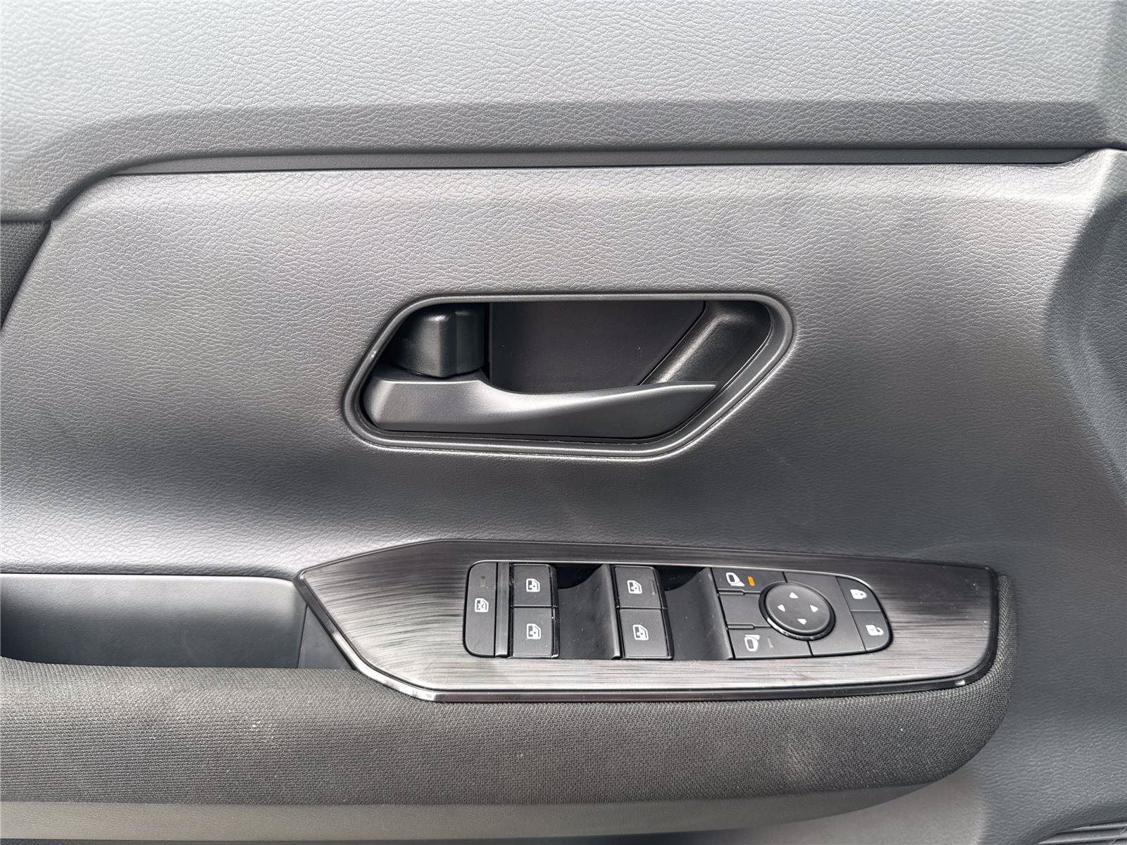 New 2026 Nissan Kicks S FWD image 17