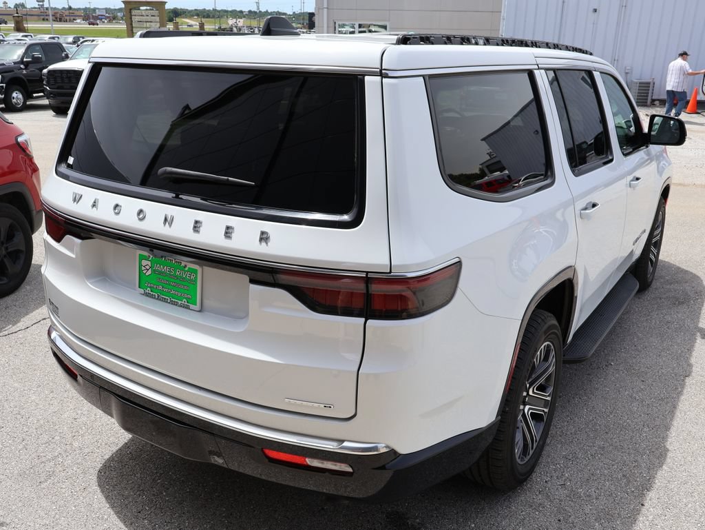 Used 2024 Jeep Wagoneer Series II w/ Flexible Seating Group AWD/4WD image 5