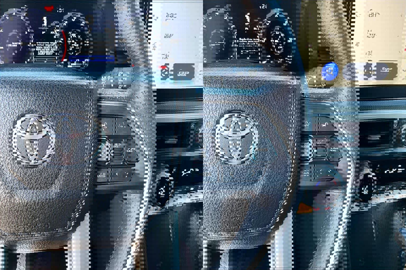 Used 2025 Toyota 4Runner Limited image 25