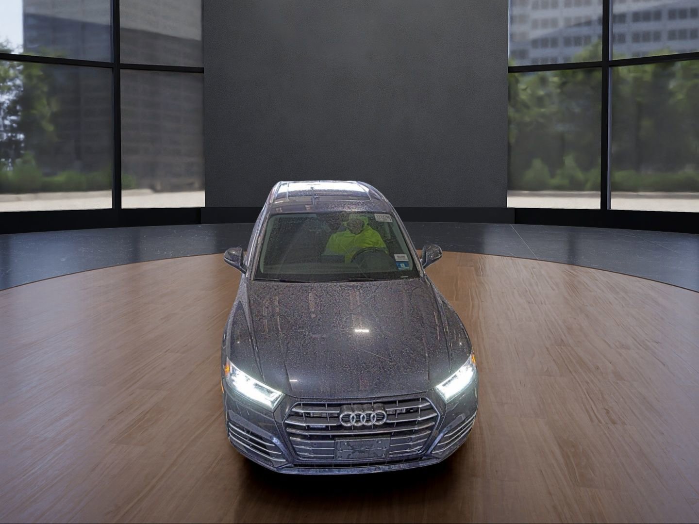 Used 2020 Audi Q5 e Premium Plus w/ Premium Plus Package image 2