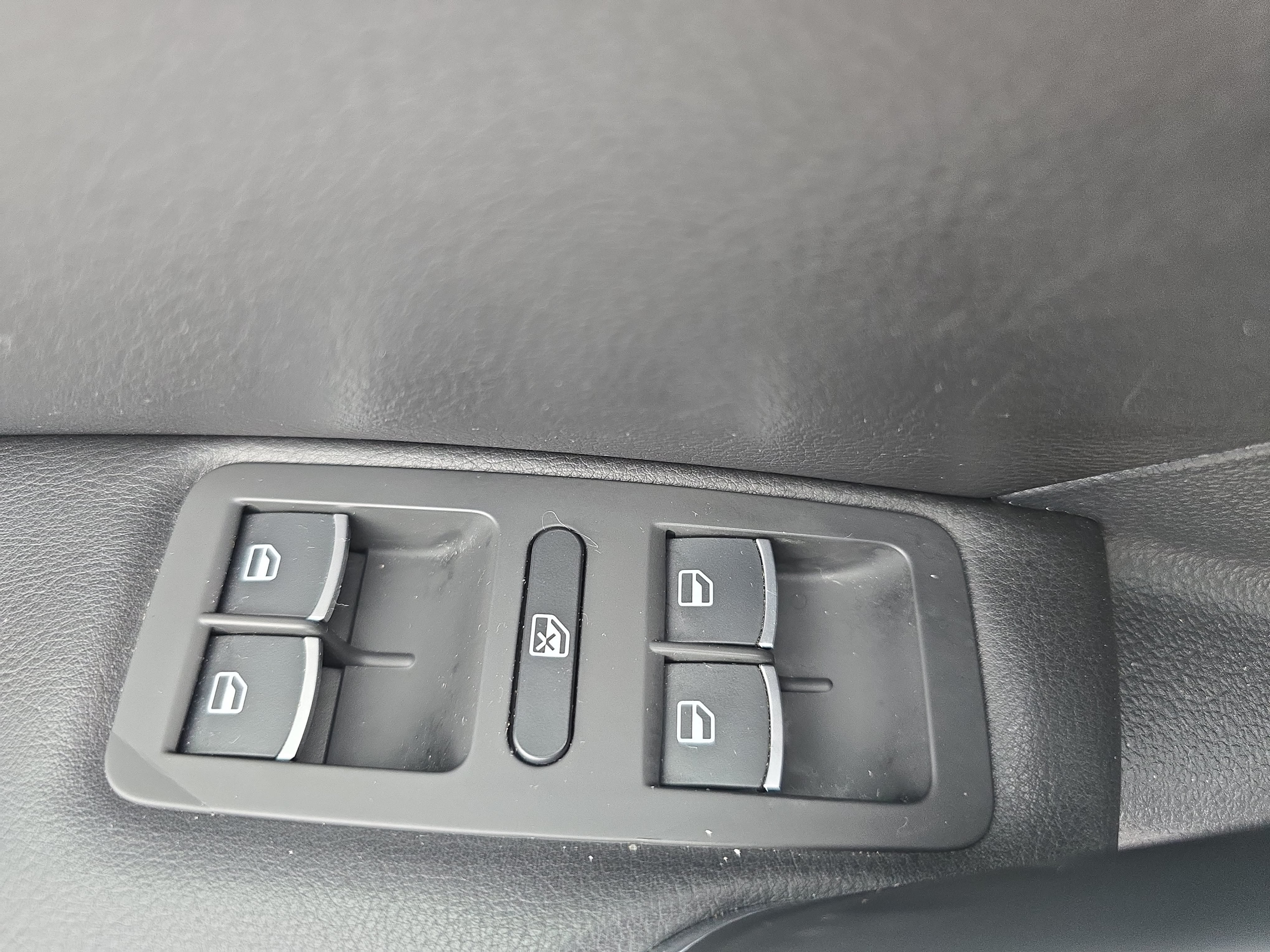 Used 2017 Volkswagen Passat 1.8T SE FWD image 27