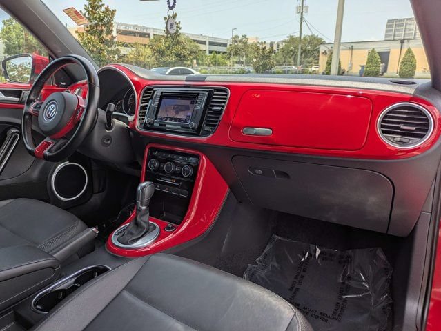 Used 2019 Volkswagen Beetle 2.0T SE w/ SE Premium Package FWD image 17