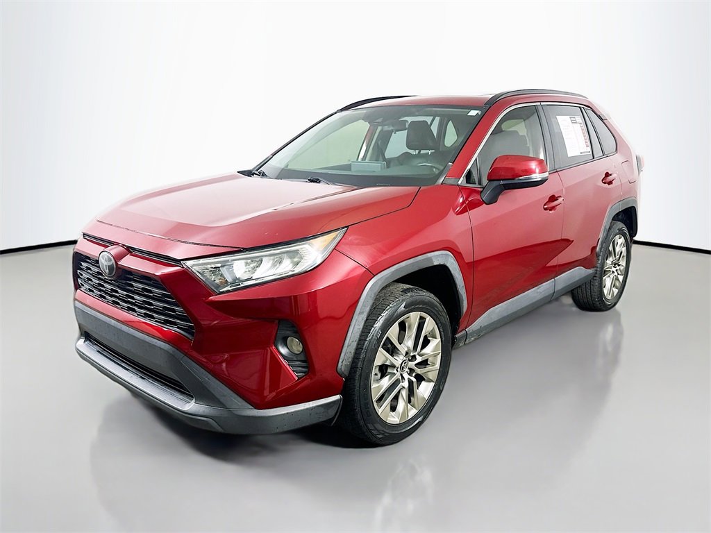 Used 2019 Toyota RAV4 XLE Premium image 3