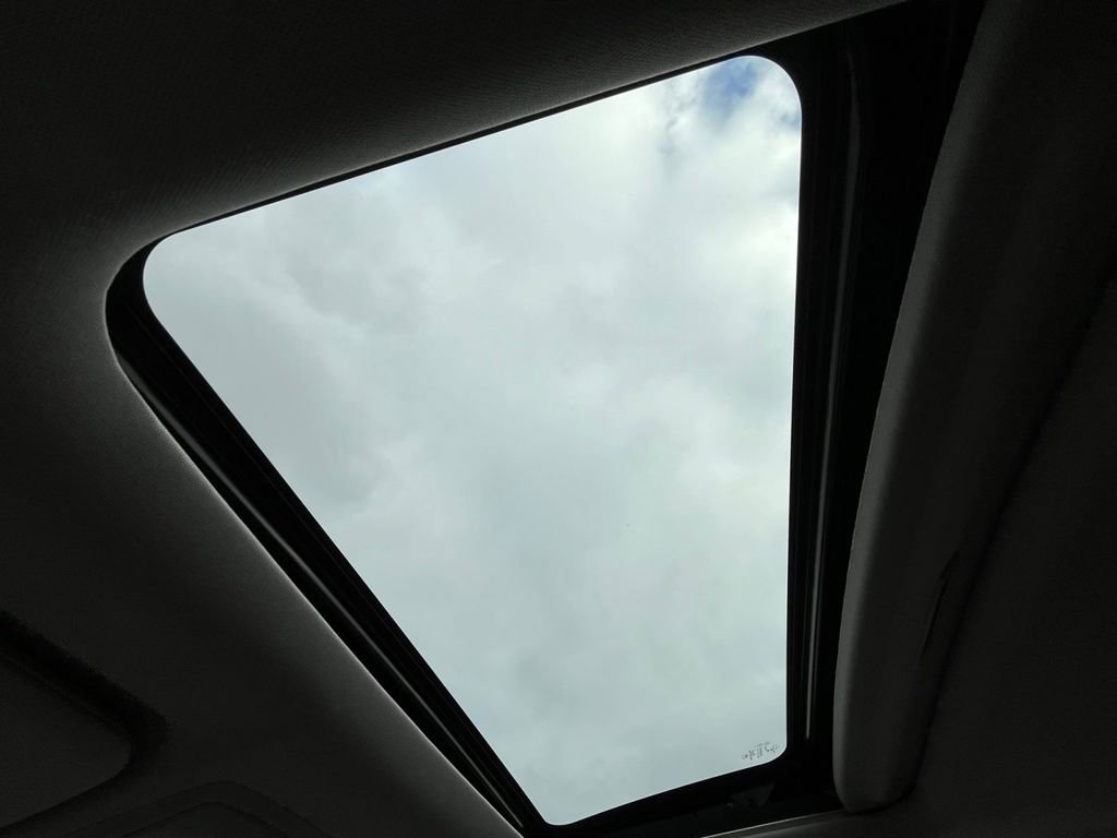 Used 2020 Honda CR-V Touring image 7