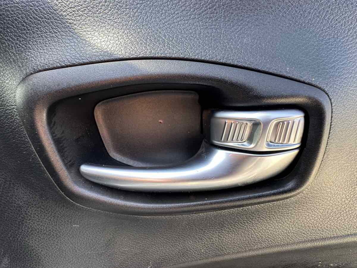 Used 2019 Jeep Compass Latitude image 35