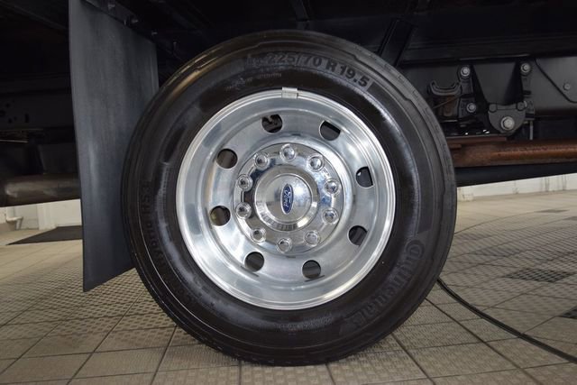 Used 2022 Ford F550 4x4 Crew Cab Super Duty w/ XLT Value Package image 11