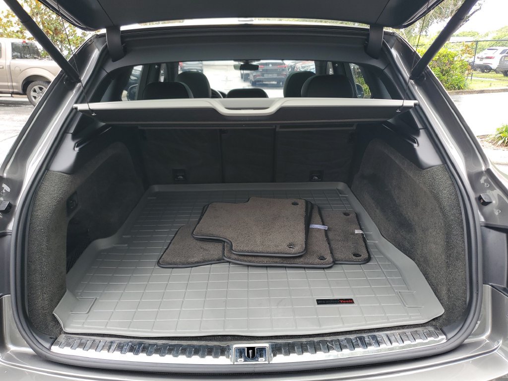 Used 2018 Bentley Bentayga AWD/4WD image 9