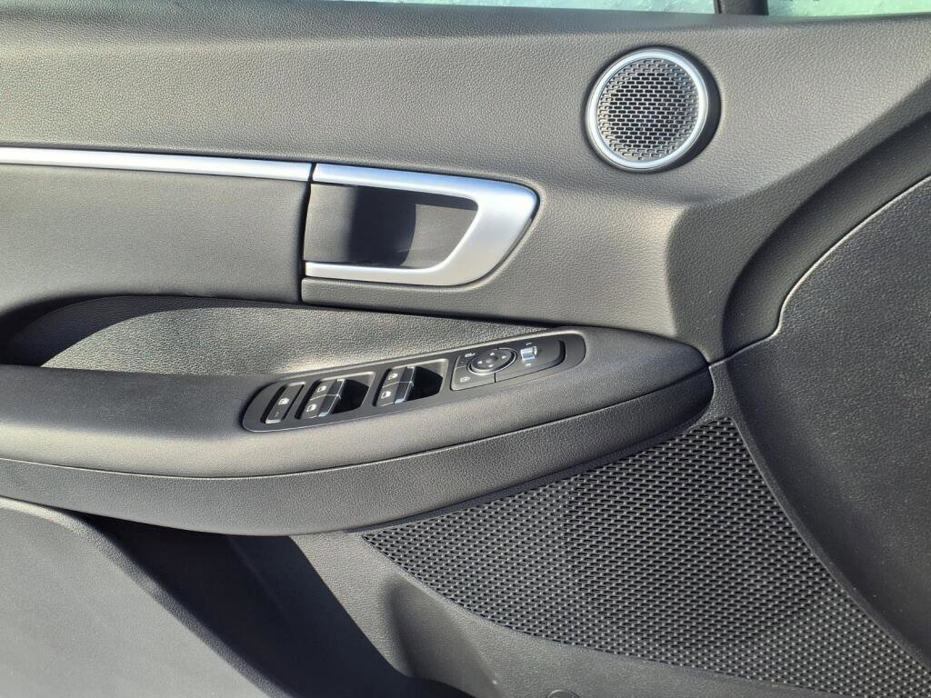 New 2026 Hyundai Sonata Blue FWD image 7
