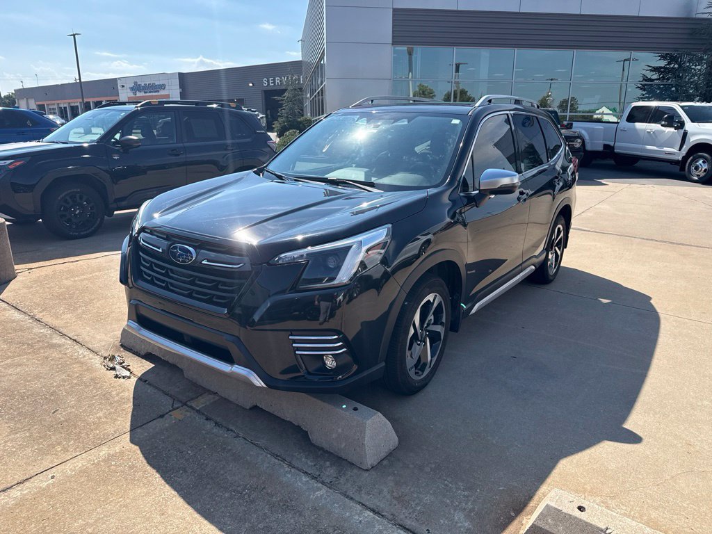 Used 2024 Subaru Forester Touring w/ Convenience Package AWD/4WD image 2