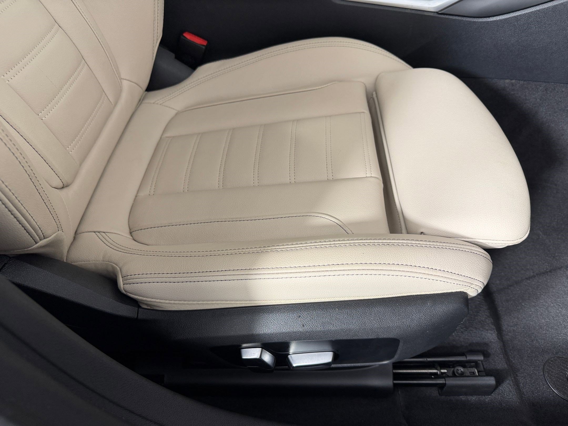 Used 2023 BMW i4 eDrive35 w/ Premium Package RWD image 35