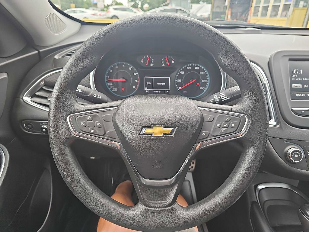 Used 2017 Chevrolet Malibu LT image 34