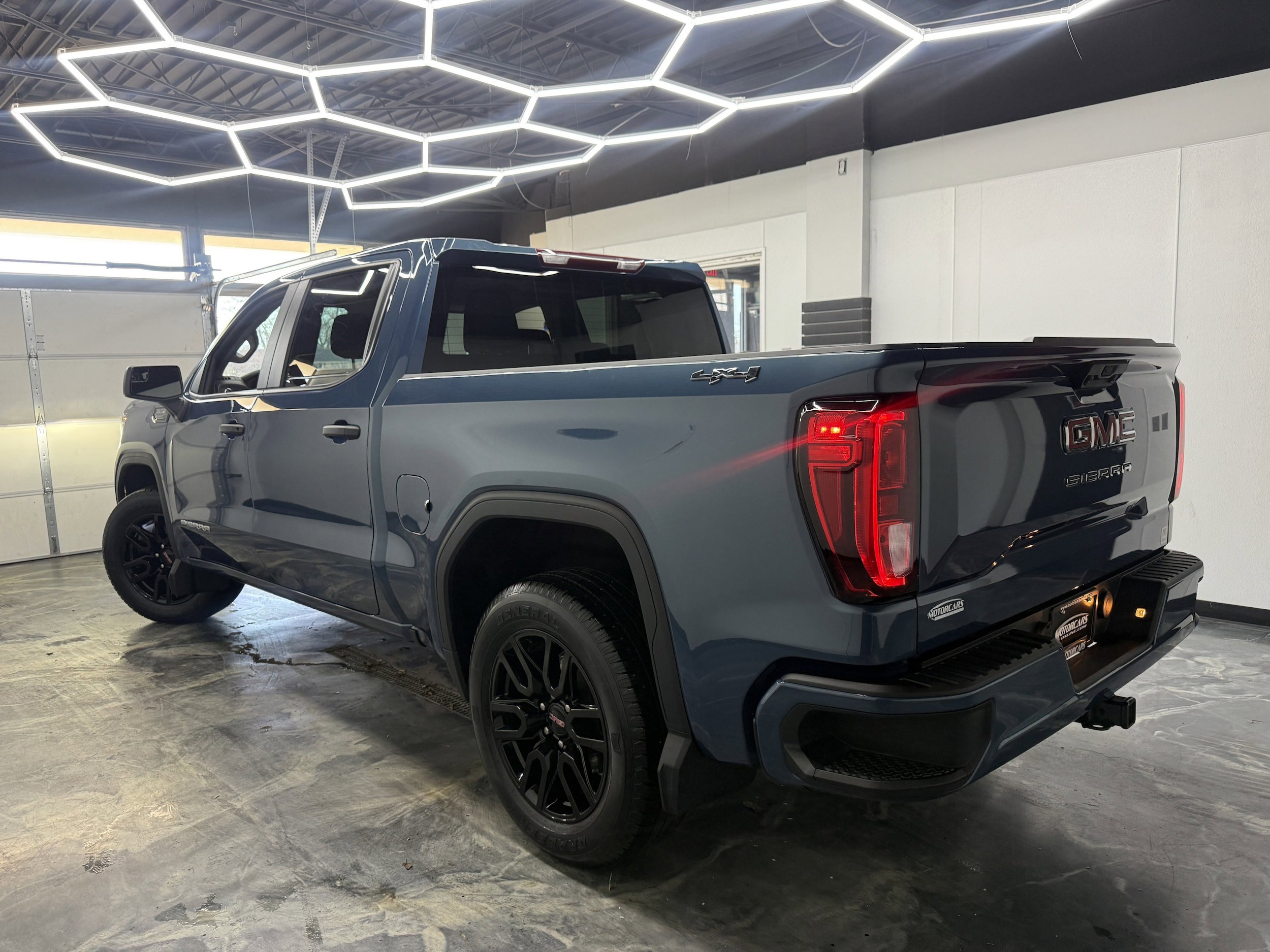 Used 2024 GMC Sierra 1500 Pro w/ Graphite Edition AWD/4WD image 6