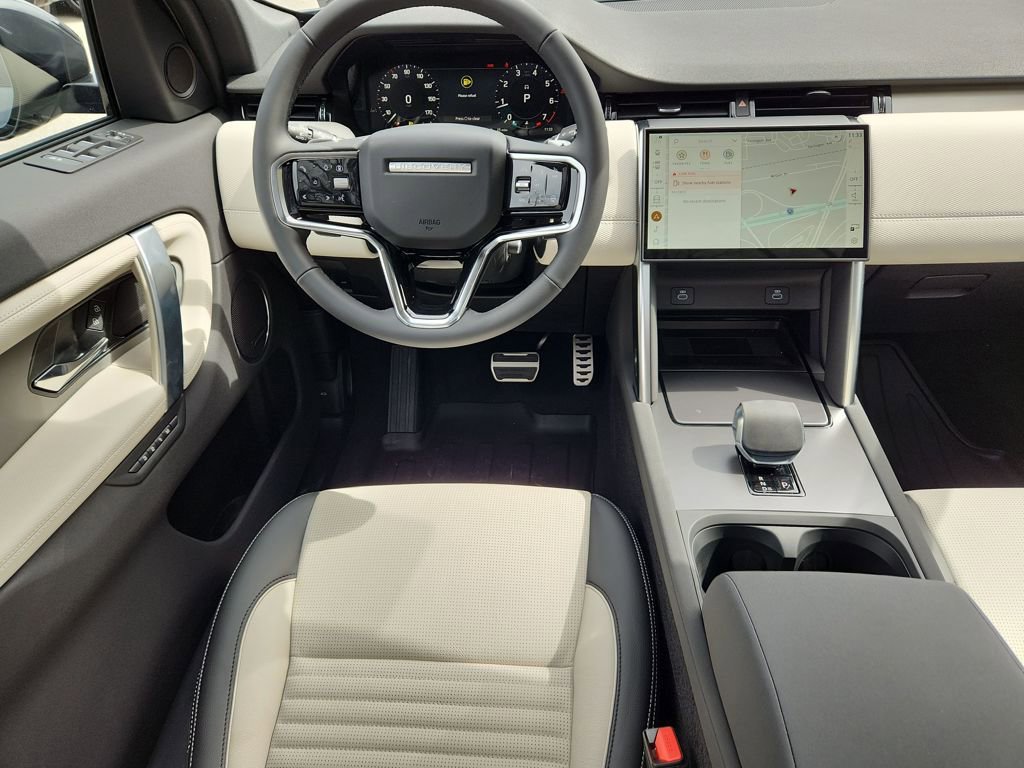 New 2026 Land Rover Discovery Sport Landmark image 4