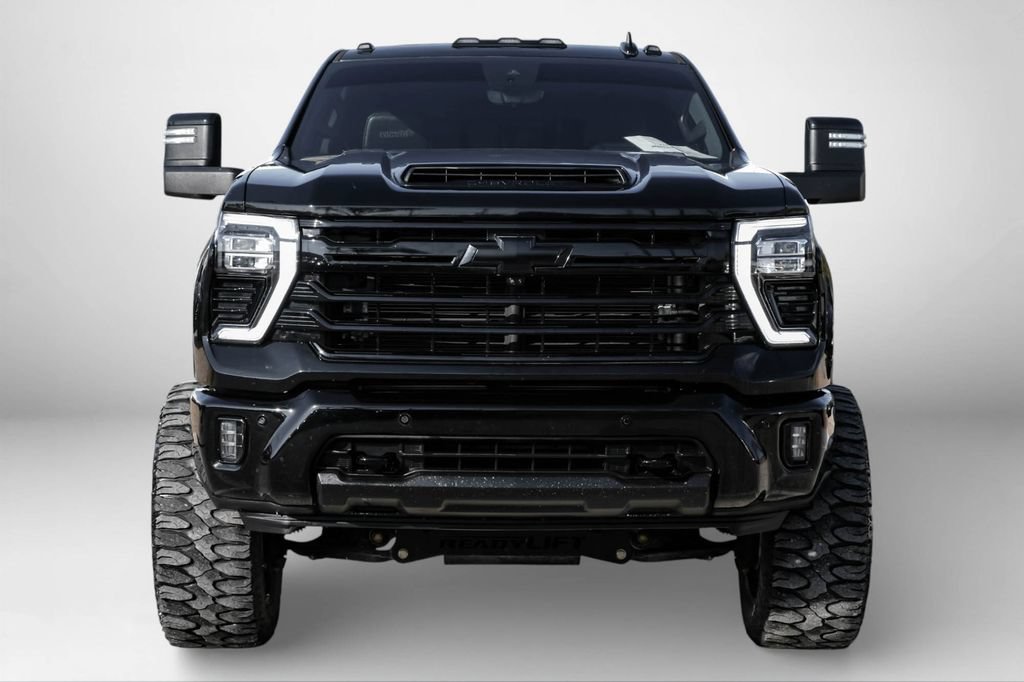 Used 2024 Chevrolet Silverado 3500 High Country w/ High Country Premium Package AWD/4WD image 3