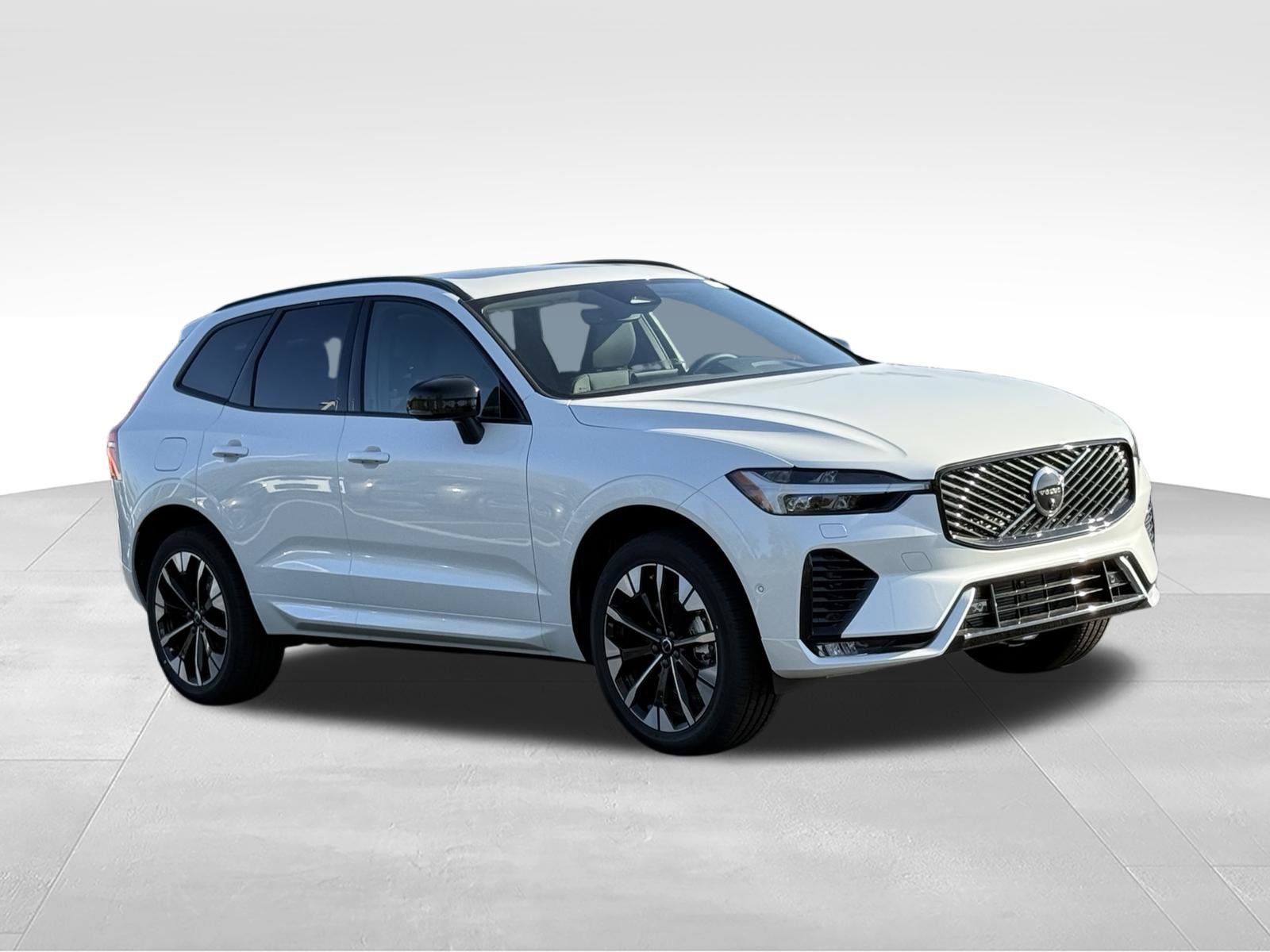 New 2027 Volvo XC60 B5 Plus AWD/4WD image 8