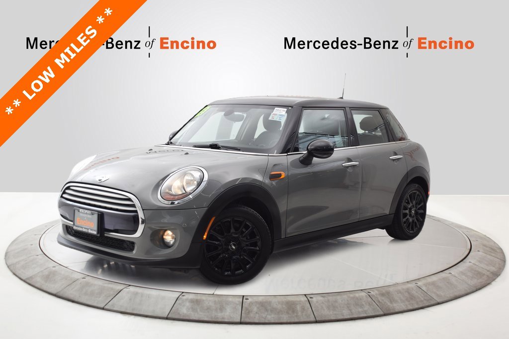 Used 2015 MINI Cooper 4-Door Hardtop image 1