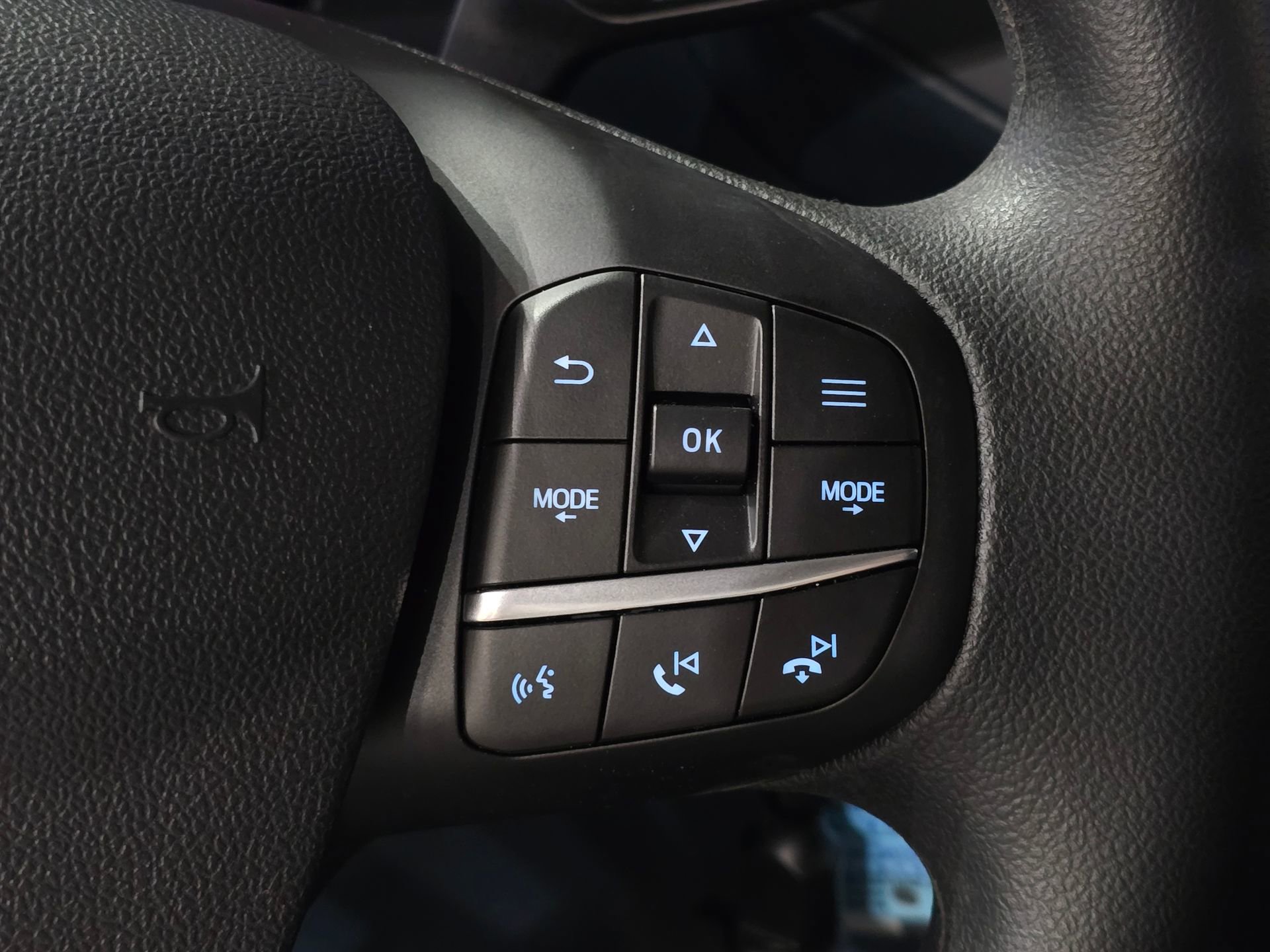 New 2025 Ford Maverick XL w/ Equipment Group 101A image 18