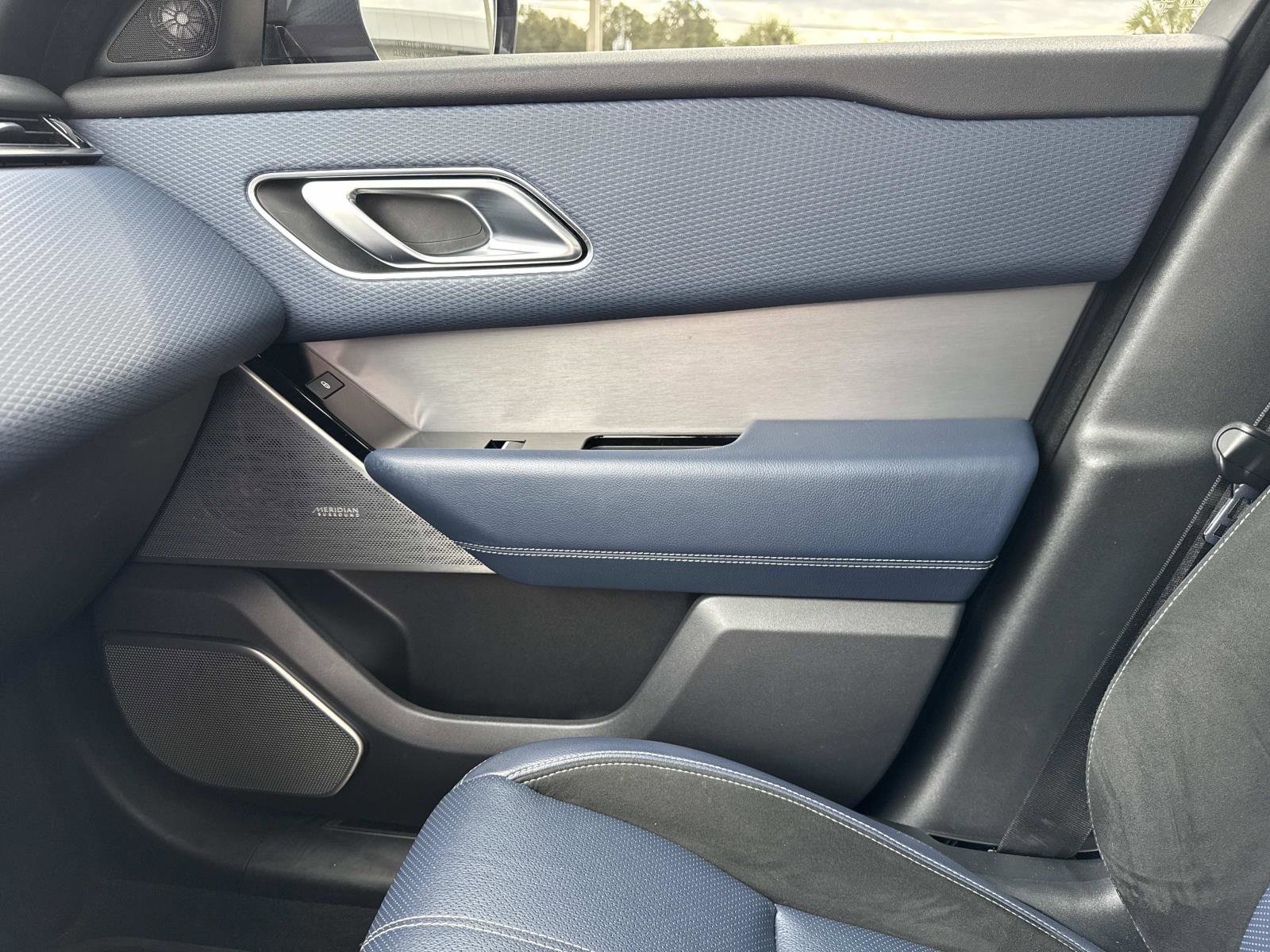 Used 2020 Land Rover Range Rover Velar R-Dynamic S image 24