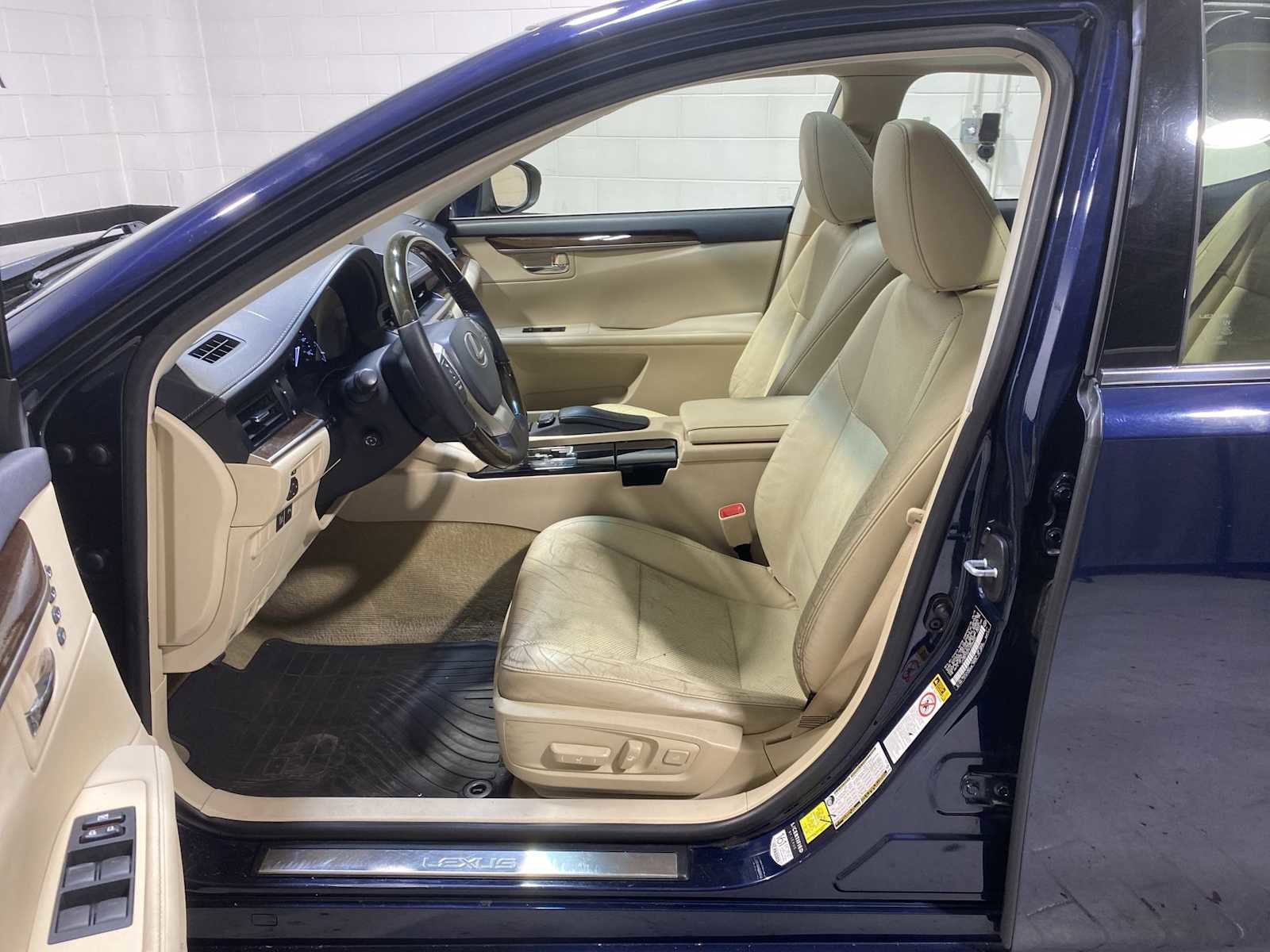 Used 2015 Lexus ES 350 image 2