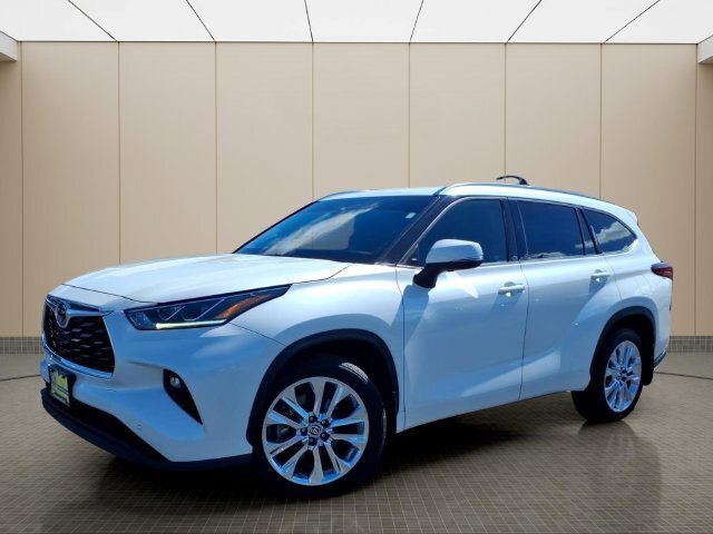 Used 2020 Toyota Highlander Limited AWD/4WD image 2