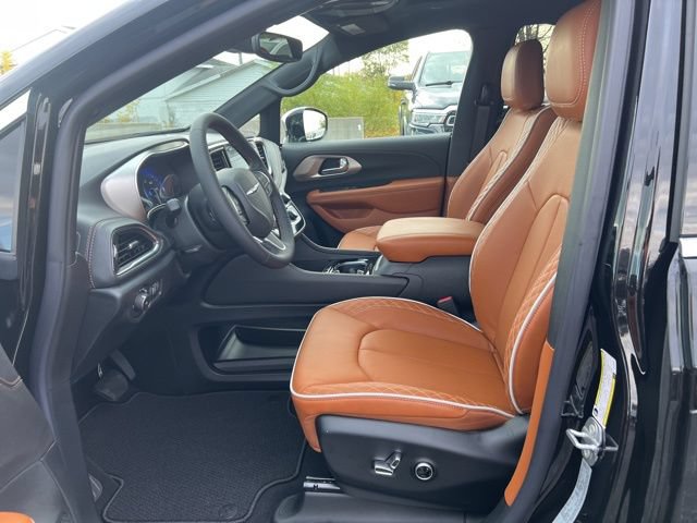 New 2026 Chrysler Pacifica Pinnacle FWD image 18