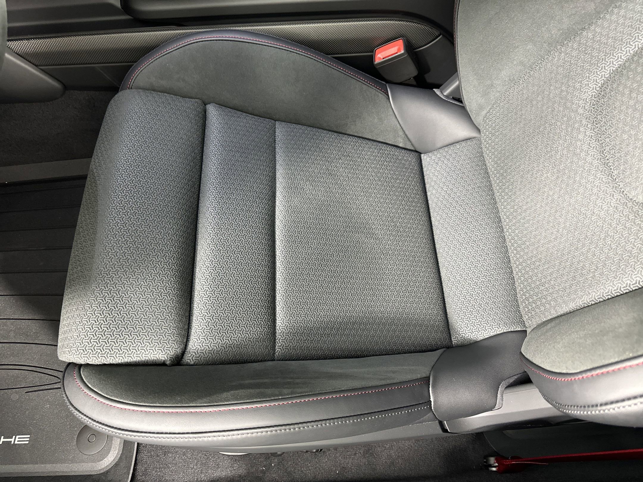 Used 2025 Porsche Taycan GTS image 14