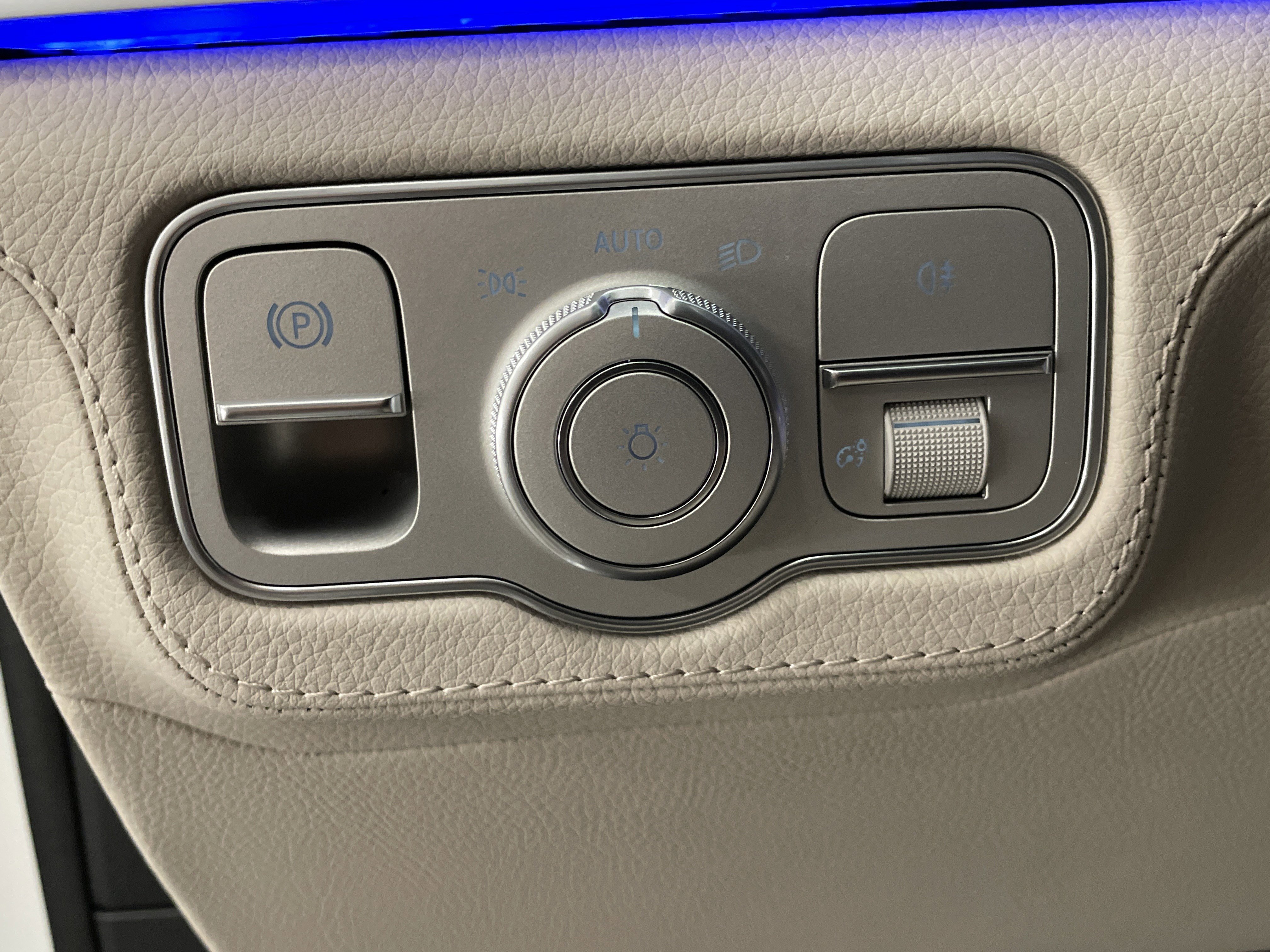 New 2026 Mercedes-Benz GLS 580 4MATIC image 10