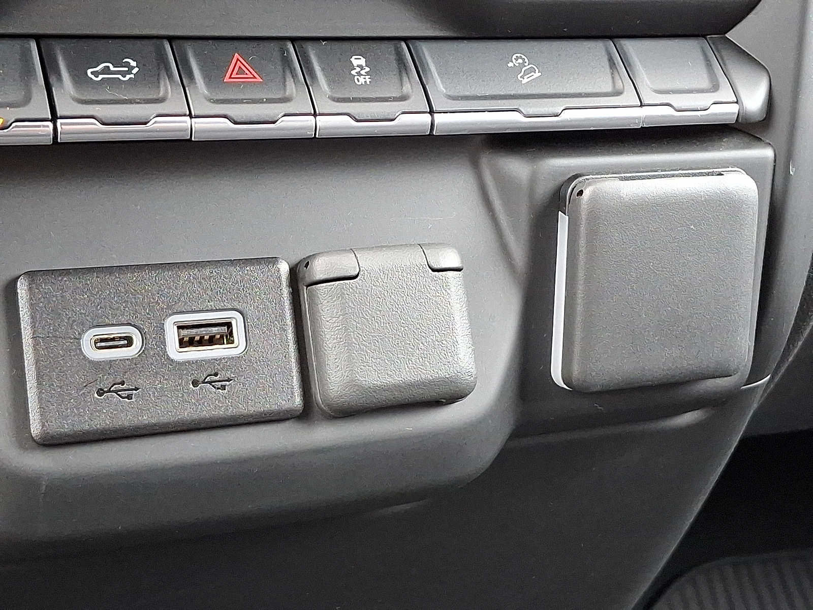 Used 2025 Chevrolet Silverado 1500 Custom Trail Boss AWD/4WD image 24
