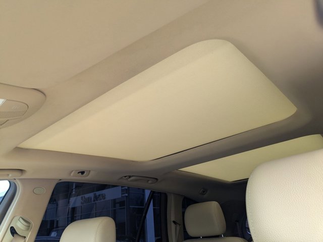 Used 2010 Mercedes-Benz R 350 4MATIC image 21