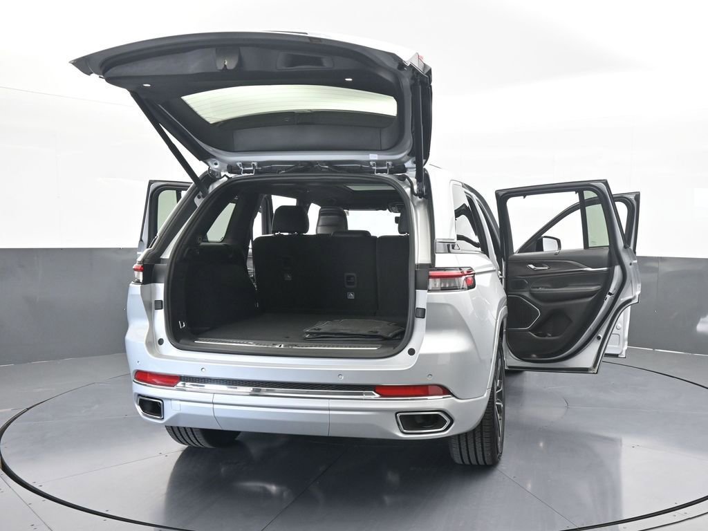 Used 2024 Jeep Grand Cherokee Overland w/ Luxury Tech Group IV image 82