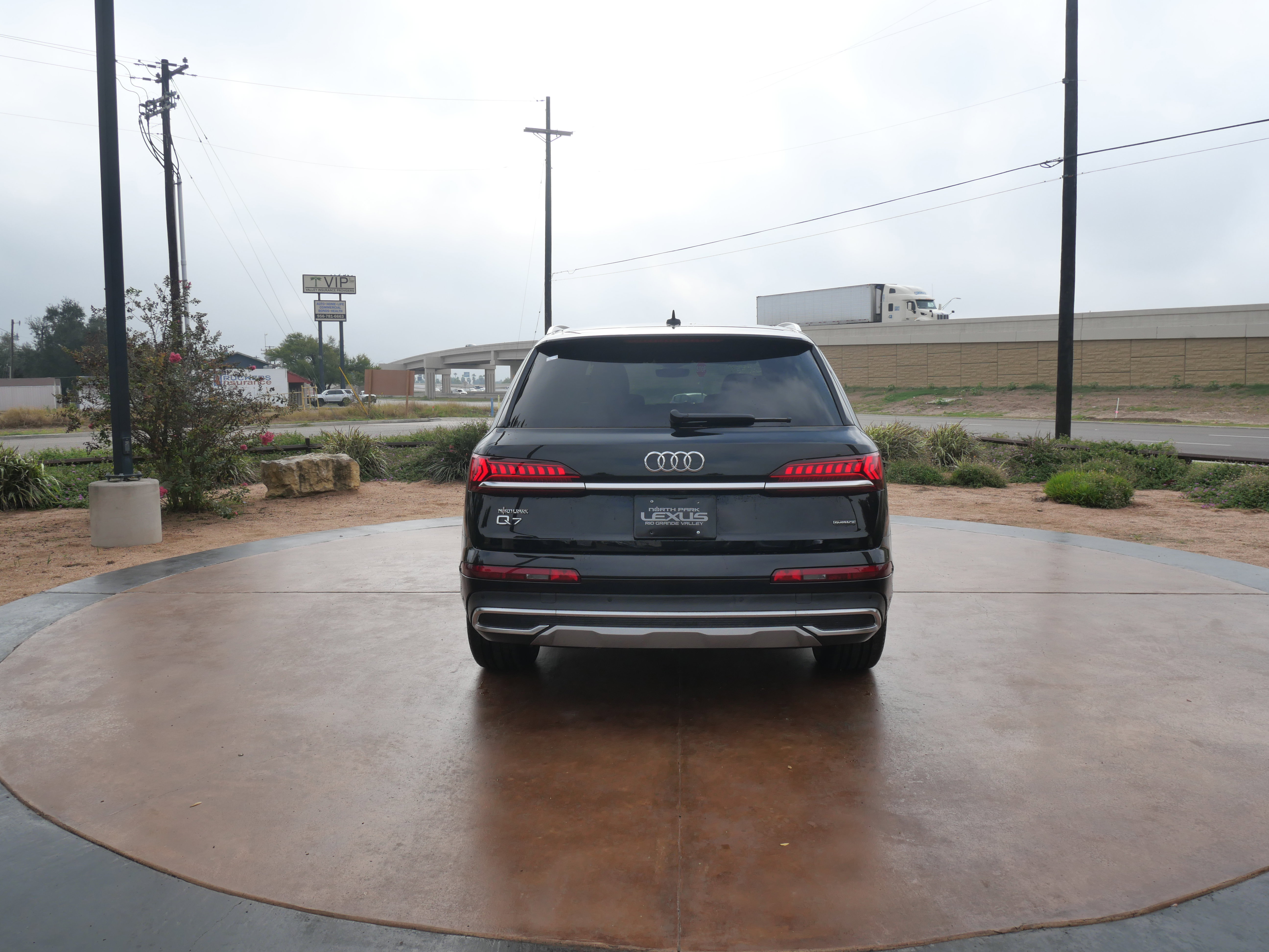 Used 2023 Audi Q7 3.0T Premium w/ Convenience Package image 3