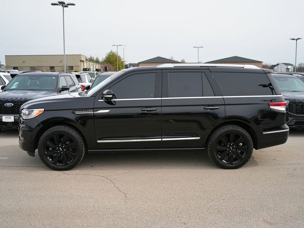 Used 2023 Lincoln Navigator Reserve w/ Equipment Group 201A AWD/4WD image 9