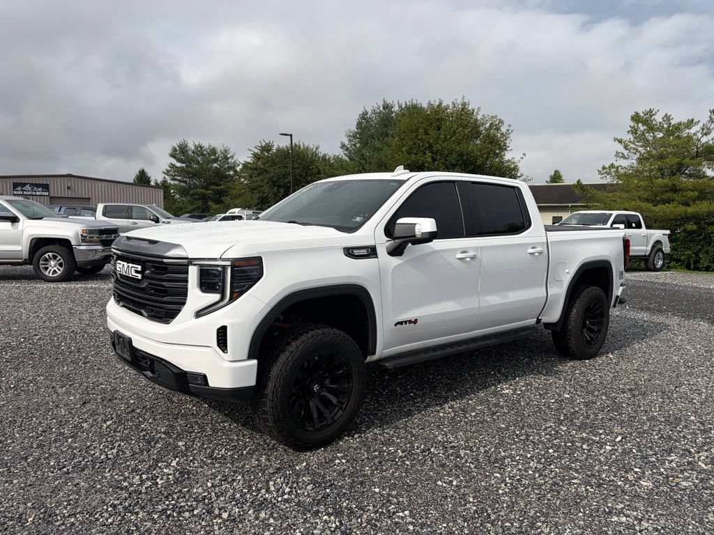 Used 2022 GMC Sierra 1500 AT4 w/ AT4 Preferred Package AWD/4WD image 2