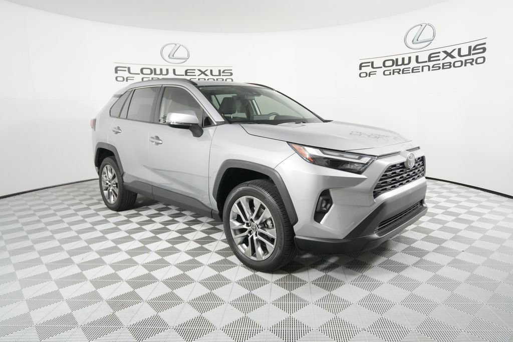 Used 2023 Toyota RAV4 XLE Premium image 3
