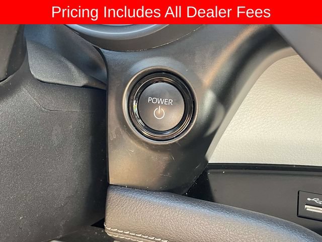 Used 2025 Toyota Sienna XLE FWD image 30