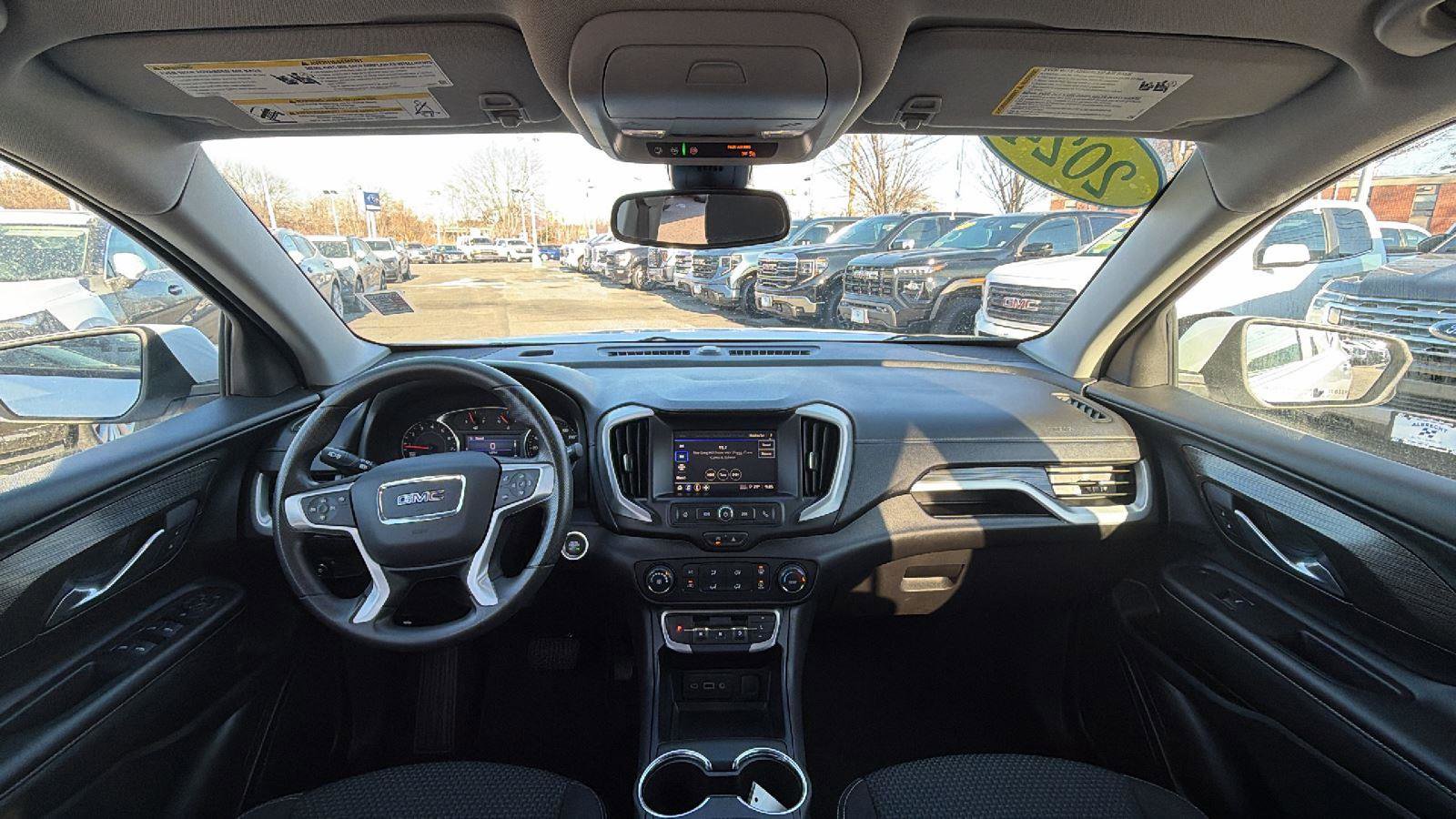 Used 2024 GMC Terrain SLE image 23