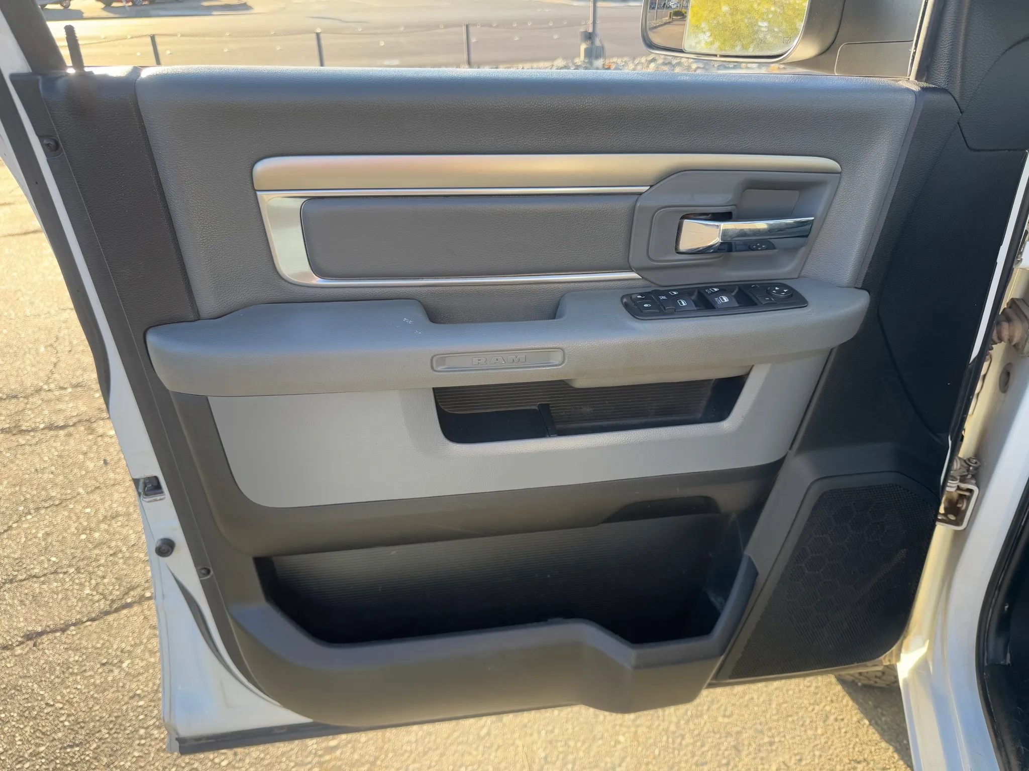 Used 2018 RAM 3500 SLT w/ Quick Order Package 2EG SLT AWD/4WD image 10