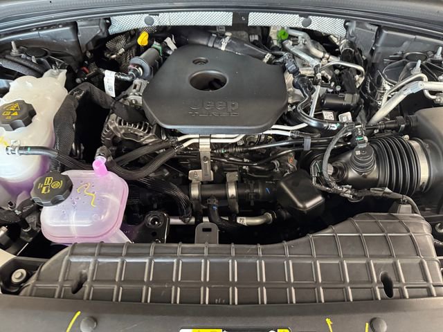 Used 2026 Jeep Grand Cherokee Altitude image 6