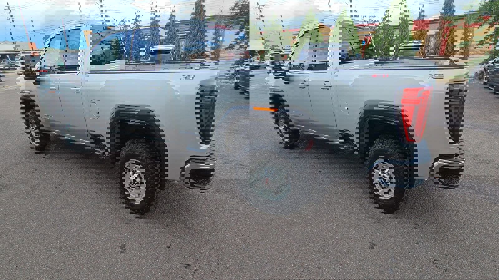 Used 2022 GMC Sierra 2500 SLE image 5