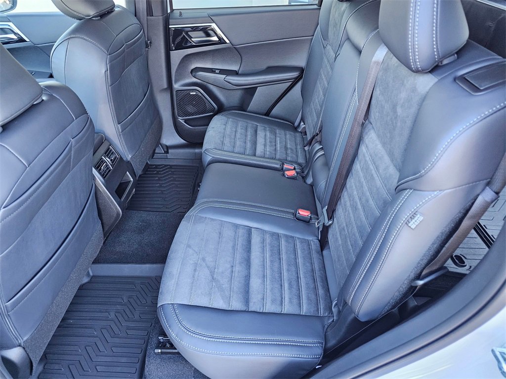 New 2025 Mitsubishi Outlander AWD image 5