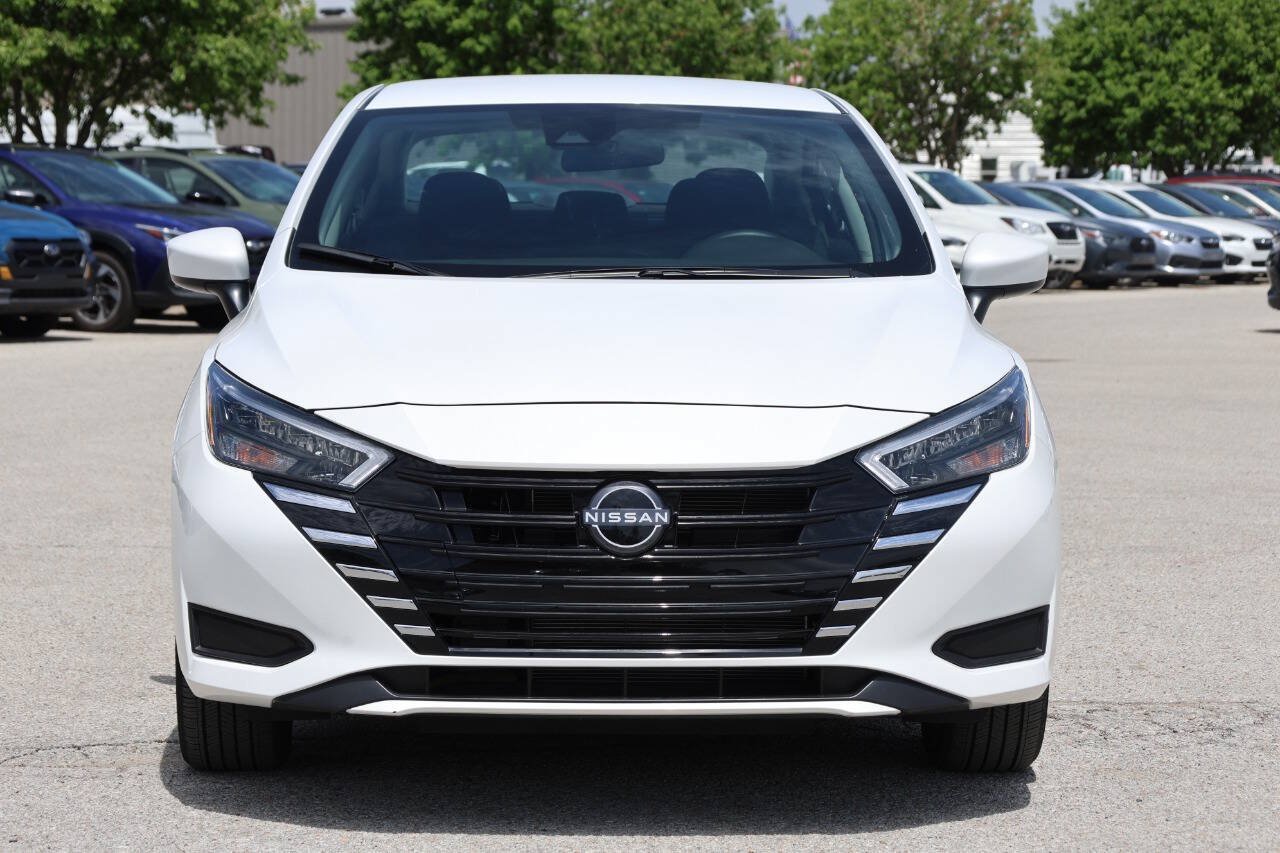 Used 2025 Nissan Versa SV w/ Trunk Package FWD image 2