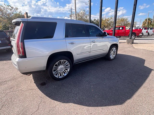 Used 2018 Cadillac Escalade Platinum RWD image 9