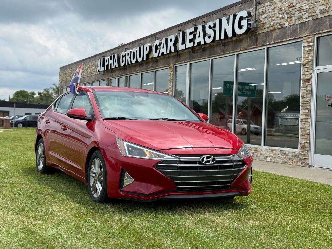 Used 2020 Hyundai Elantra SEL image 2