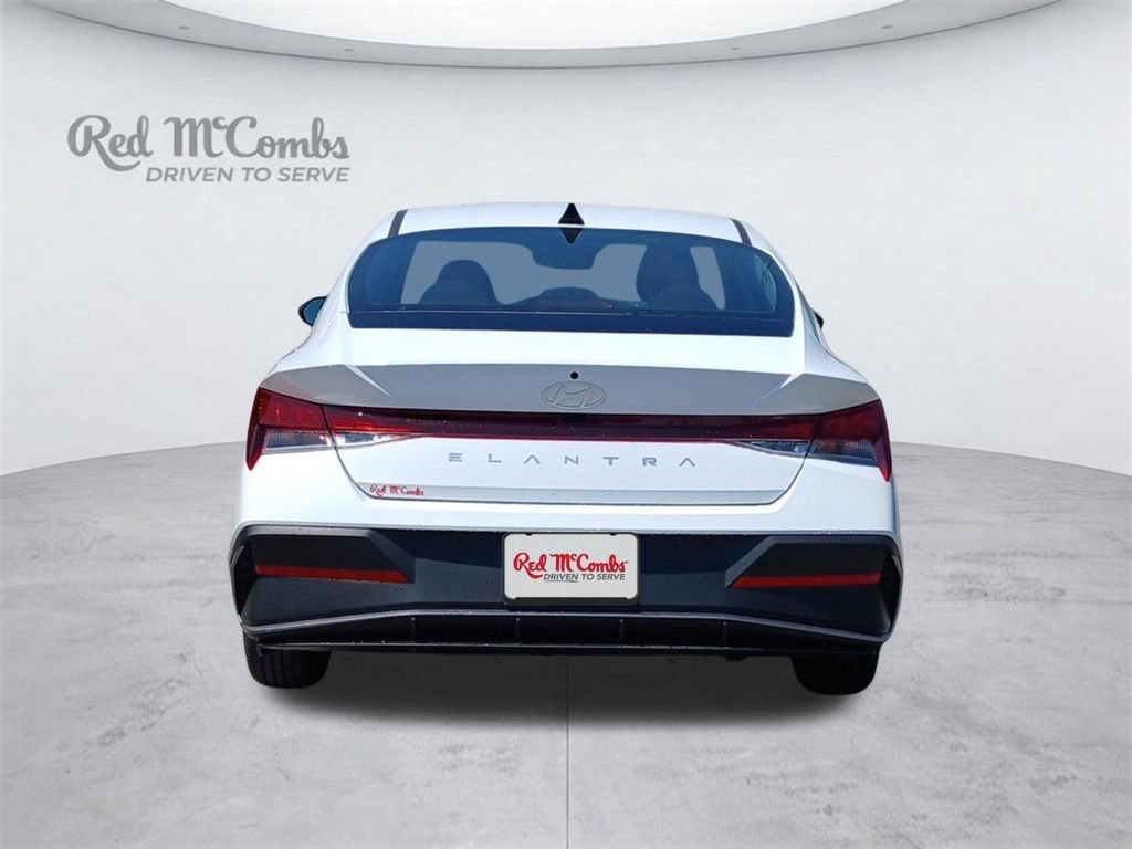 New 2026 Hyundai Elantra SE FWD image 4