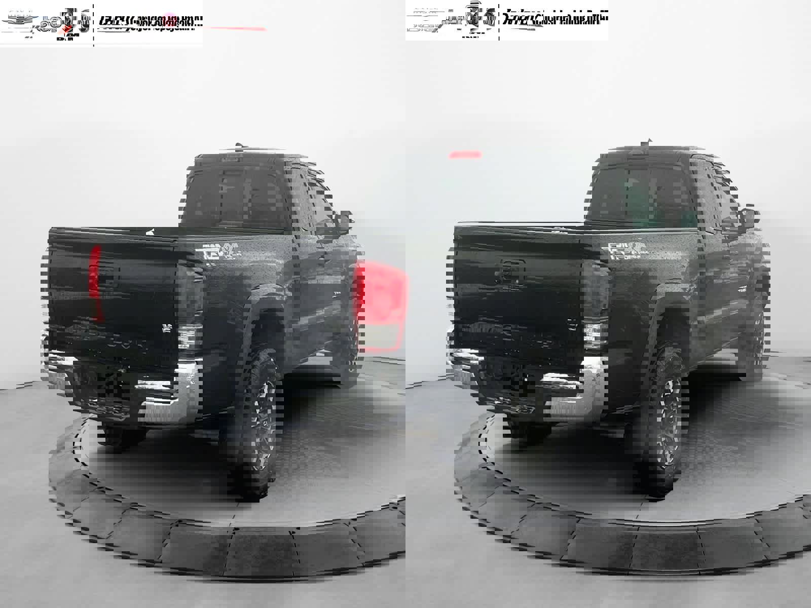 Used 2017 Toyota Tacoma TRD Off-Road image 6