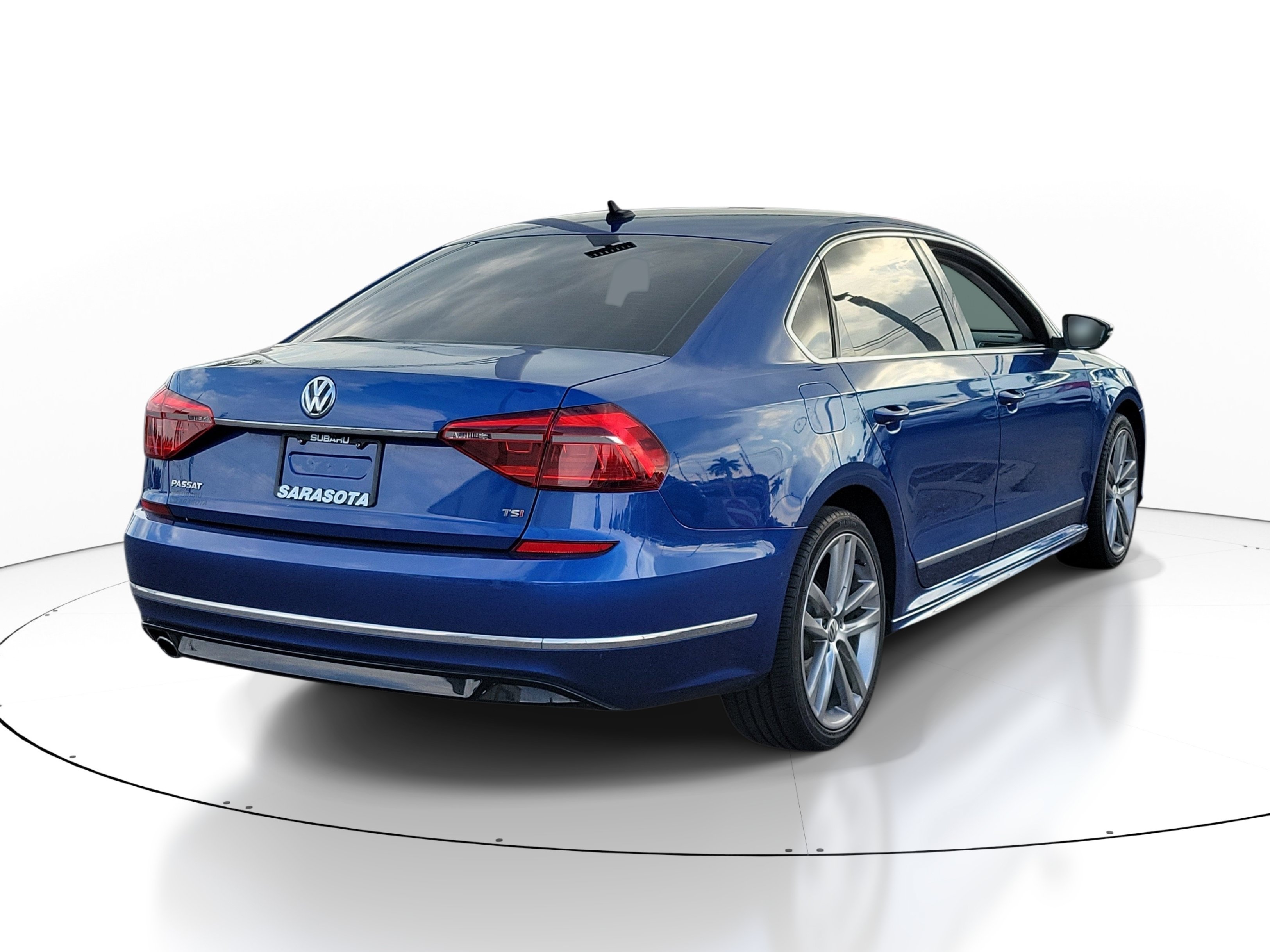 Used 2017 Volkswagen Passat 1.8T R-Line FWD image 6