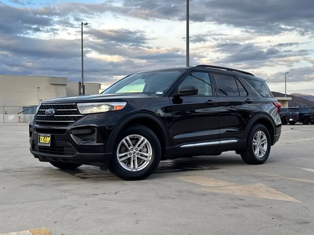 Used 2022 Ford Explorer XLT image 2