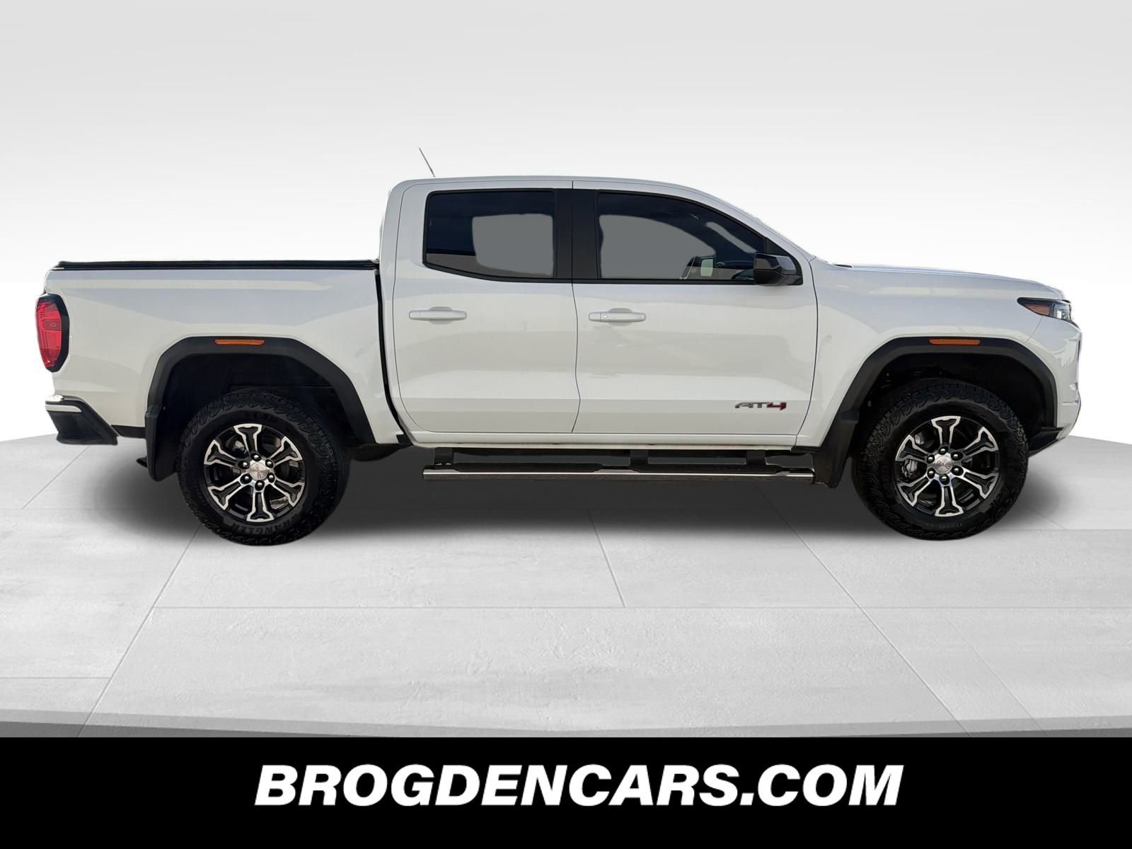 Used 2023 GMC Canyon AT4 image 2